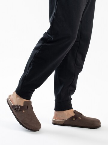 Bayton Pantolette i brun: framsida