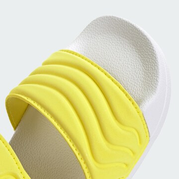 Claquettes / Tongs 'Adilette' ADIDAS SPORTSWEAR en jaune