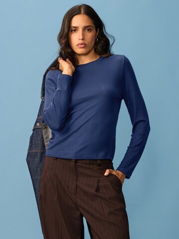 Next Shirts i blå: forside