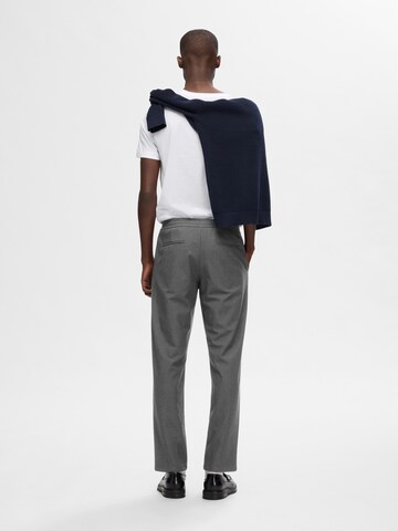 Regular Pantalon chino 'SLHROBERT' SELECTED en gris