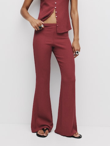 évasé Pantalon Pull&Bear en rouge : devant
