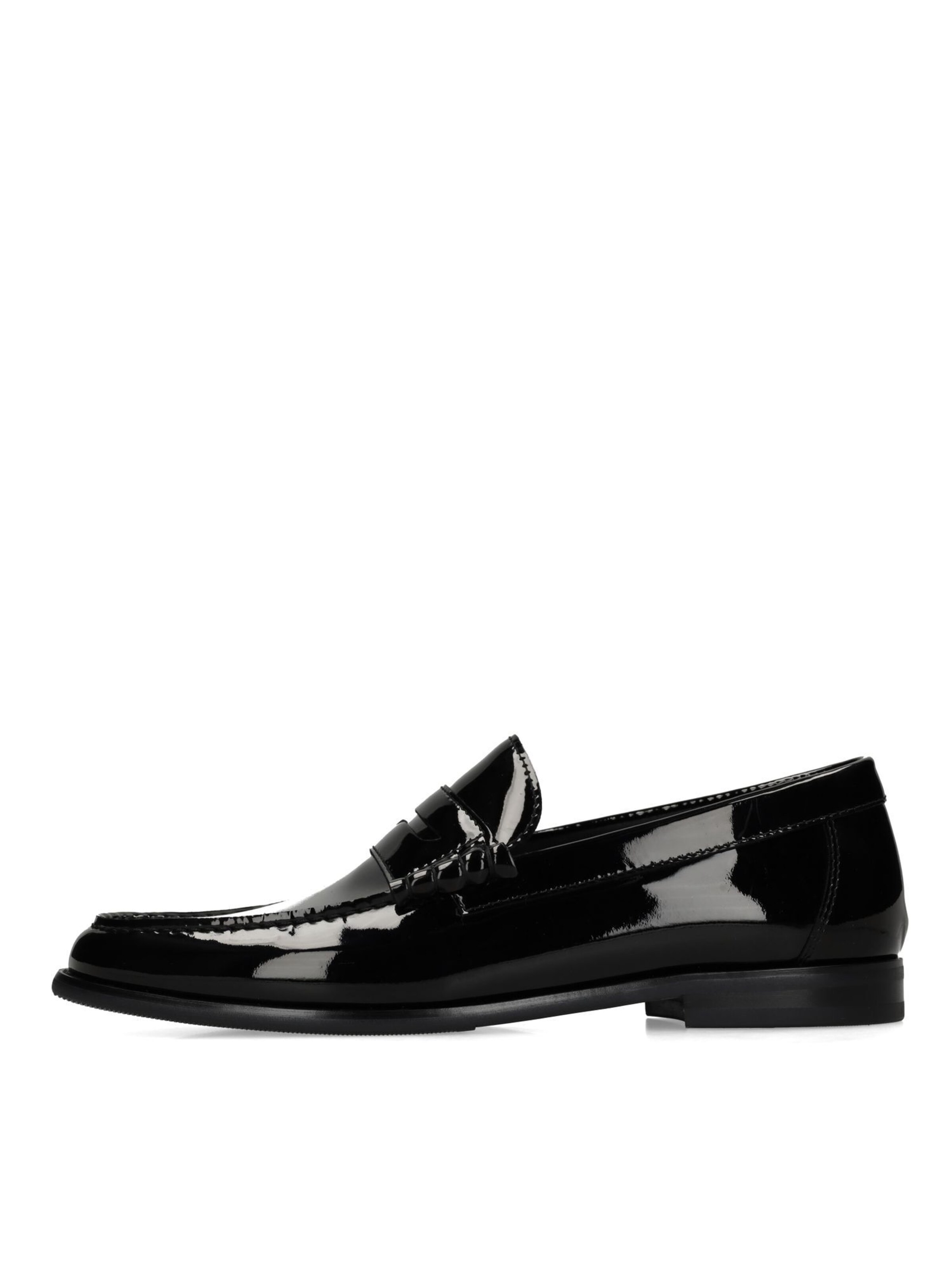 MANFIELD Classic Flats in Black
