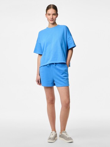 PIECES Regular Shorts 'PCChilli' in Blau