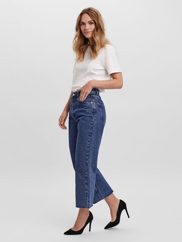 VERO MODA Bootcut Jeans 'Kithy' i blå