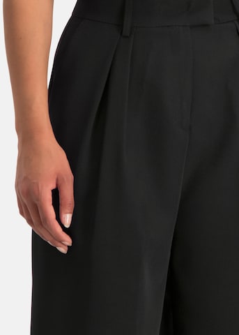 Nicowa Wide leg Pleat-Front Pants 'Ronica' in Black