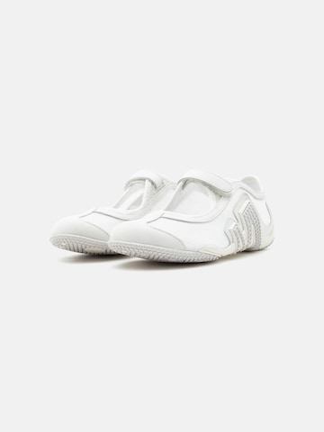 MERRELL Слипоны 'RELAY TOUR' в Белый