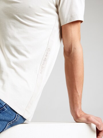 Calvin Klein Jeans Футболка в Серый