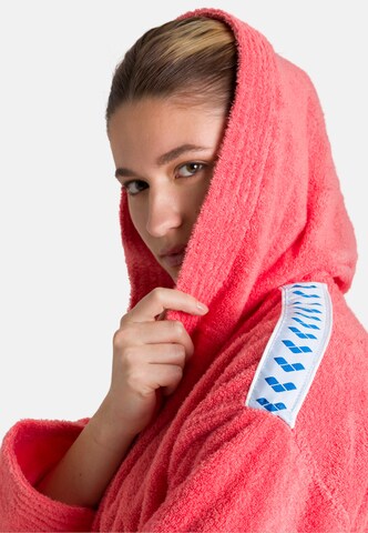ARENA Sport badjas 'CORE SOFT ROBE' in Roze
