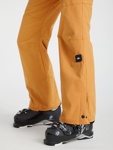 Regular Pantalon outdoor 'Star' O'NEILL en jaune