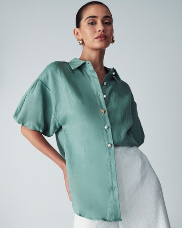 Camicia da donna 'Vien' di St MRLO in verde: frontale