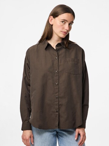 PIECES Bluse 'PCFemme' i brun: forside