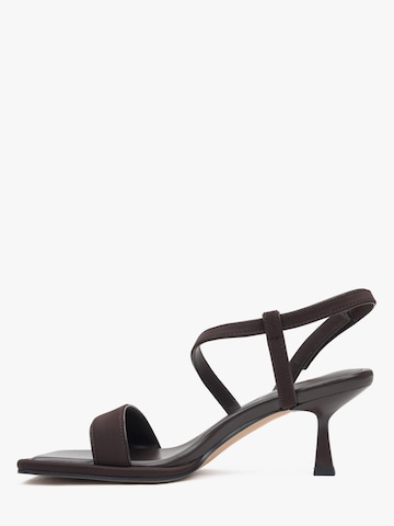 Estro Sandal '203-24106-03' in Brown