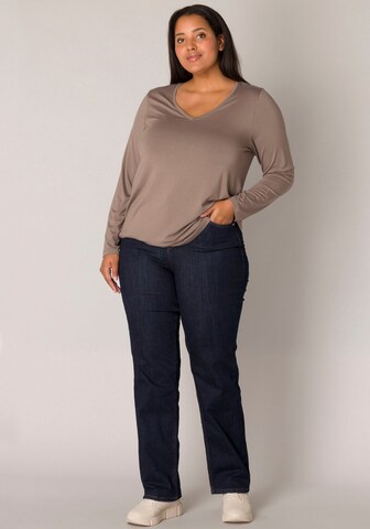 BASE LEVEL CURVY Shirt in Grau