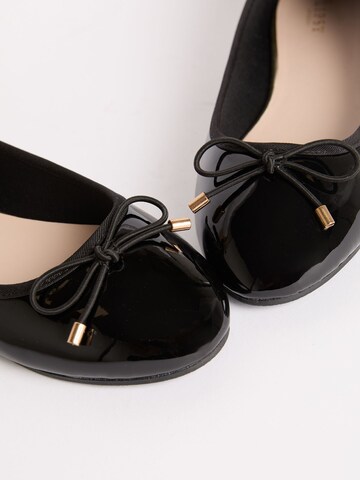 Lipsy Ballerina in Black