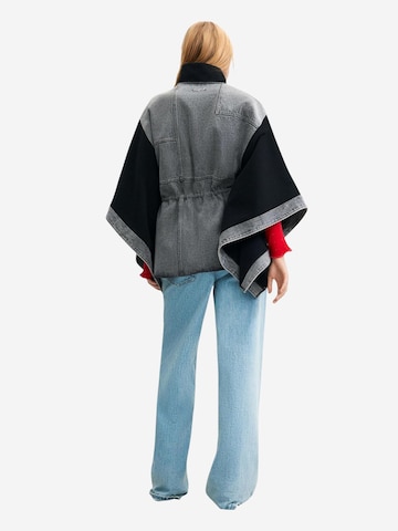 Desigual Cape 'PONCHO_DENIM ALDAMA GREY 26WAIA29' in Zwart