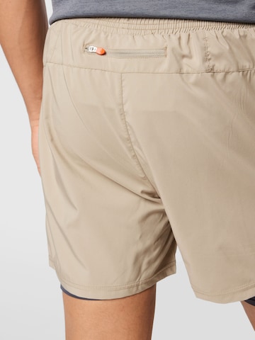 Newline Regular Sportshorts in Grün