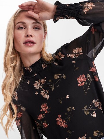 VERO MODA Blouse 'Smilla' in Zwart