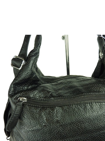 Kumixi Schultertasche in Schwarz