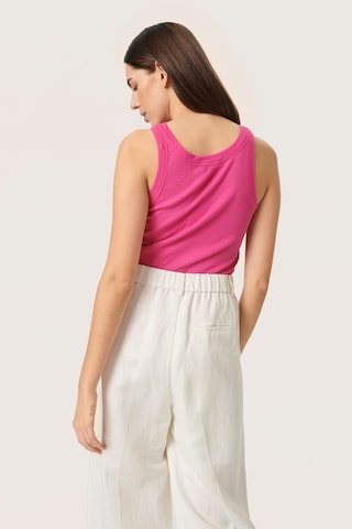 Top di SOAKED IN LUXURY in rosa