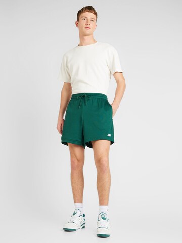 new balance Regular Панталон в зелено