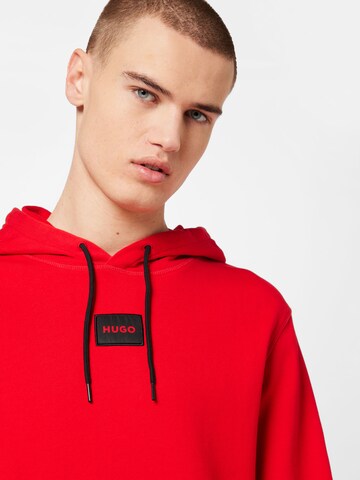 HUGO - Sweatshirt 'Daratschi214' em vermelho