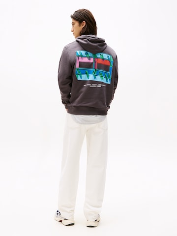 Tommy Jeans Collegepaita värissä musta: etupuoli