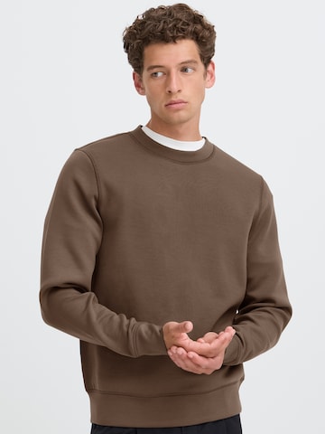 Casual Friday Sweatshirt 'Sebastian' i brun: forside