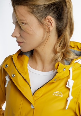 ICEBOUND Raincoat in Yellow