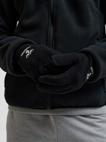 Hummel Sports gloves in Black