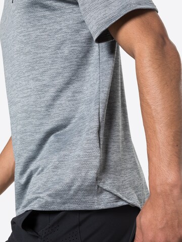 T-Shirt fonctionnel 'Vent 2.0' UNDER ARMOUR en gris