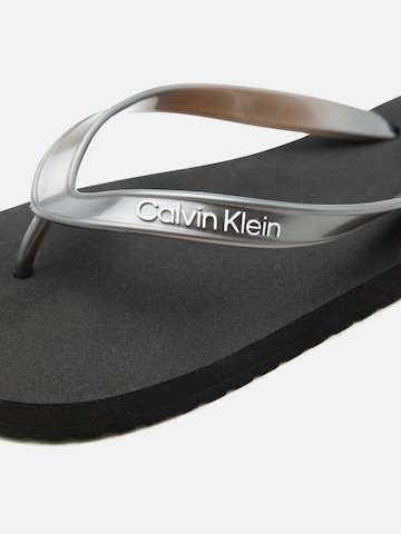 Calvin Klein Босоножки через палец в Черный