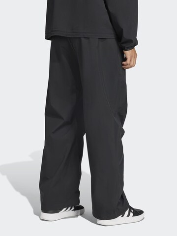 ADIDAS SPORTSWEAR Loosefit Παντελόνι φόρμας σε μαύρο