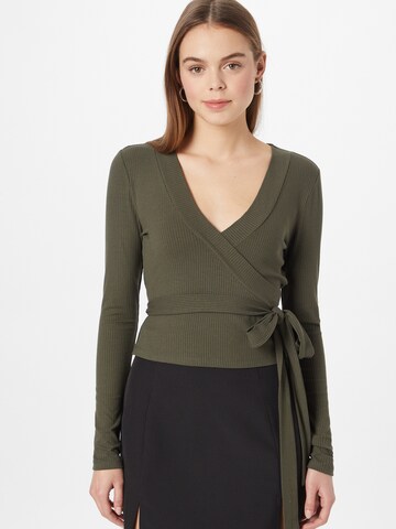 ABOUT YOU Shirt 'Cassia' in Groen: voorkant