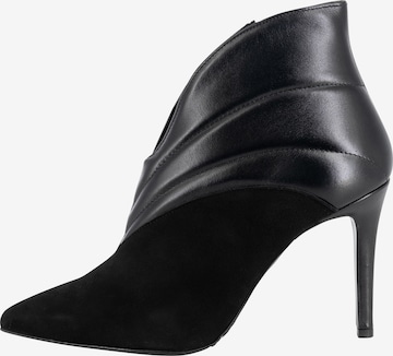 faina Ankle Boots in Black: front