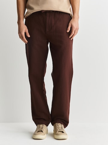 Next Обычный Брюки-чинос в Красный: спереди