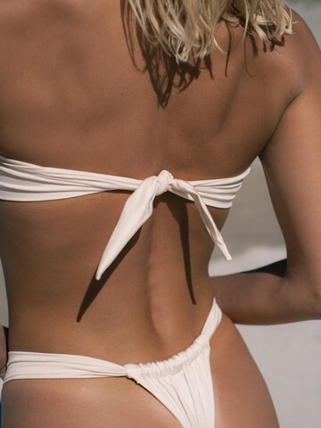 Acuarela Brand Bandeau Bikinitop 'Riviera' in Wit