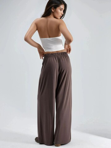 Loosefit Pantaloni di Busem in marrone