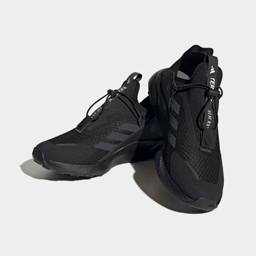 Chaussure basse 'Voyager 21' ADIDAS TERREX en noir