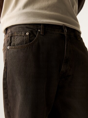 regular Jeans di Pull&Bear in marrone