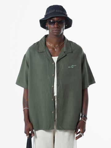 VAMOS CLO Comfort fit Button Up Shirt 'Spirea' in Green: front