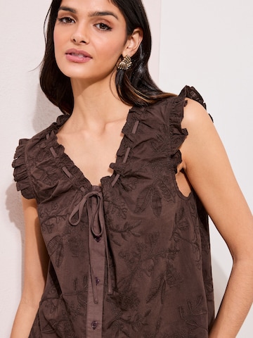 Friends Like These Blouse in Bruin