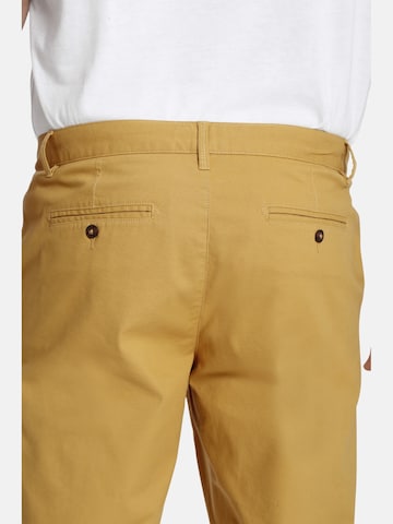 Regular Pantalon chino 'Baron Chandler' Charles Colby en jaune