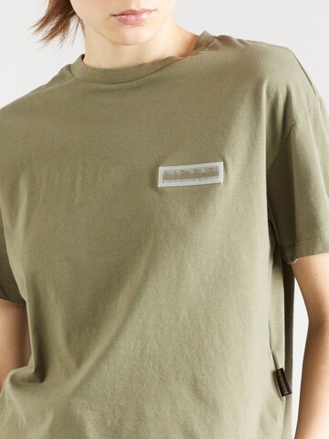 NAPAPIJRI T-shirt 'IAATO' i grön