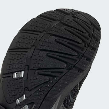 Sneaker bassa 'Adistar Control 5' di ADIDAS ORIGINALS in nero