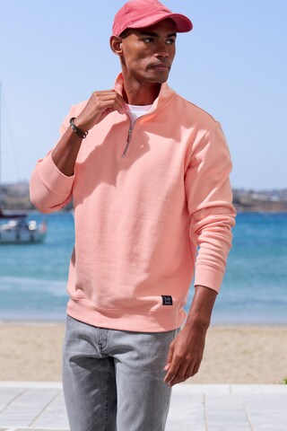 JOHN DEVIN Sweatshirt in Orange