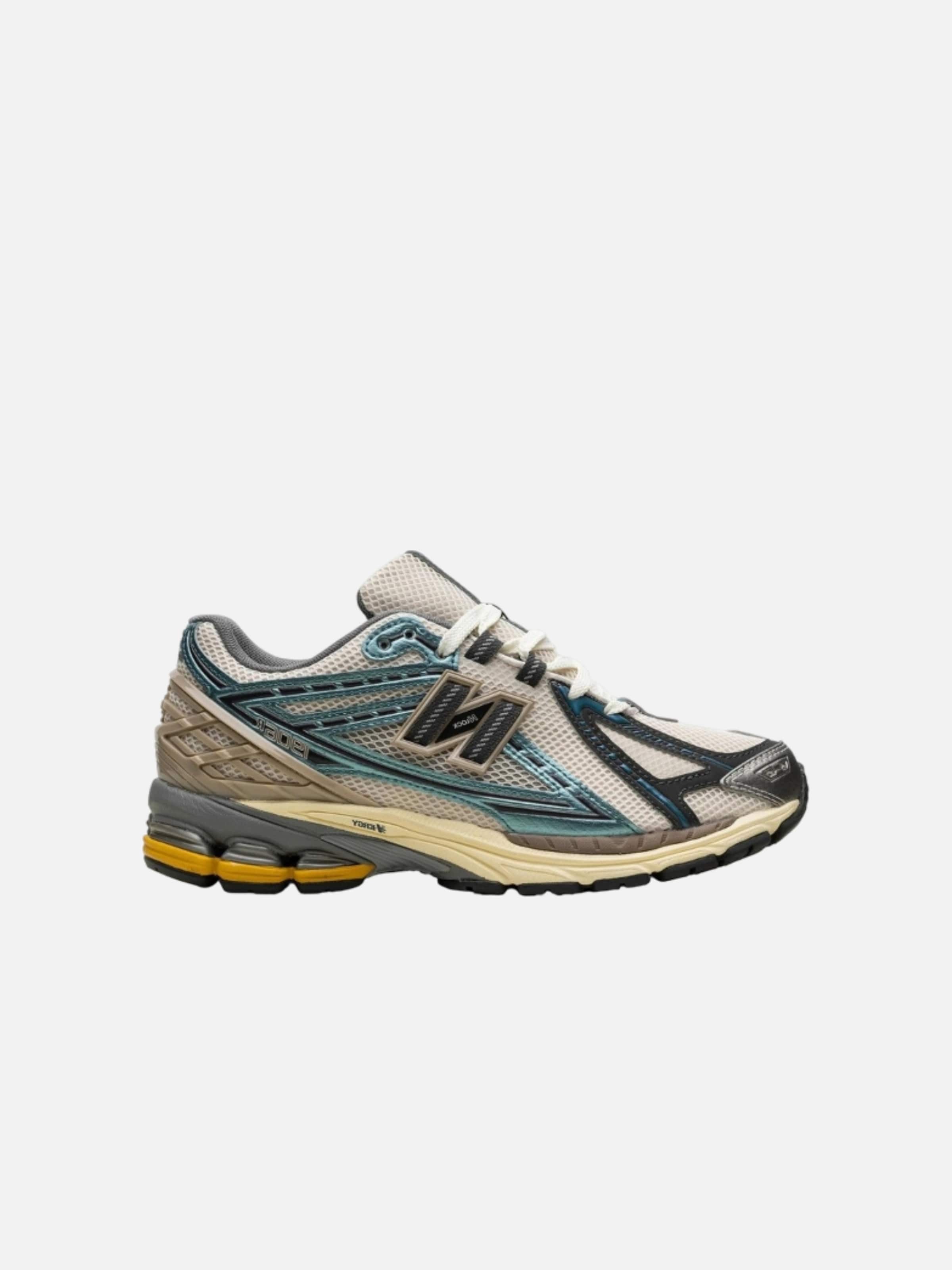 Scarpa slip-on 'New Balance 1906R Metallic Teal New Spruce' di new balance in beige: frontale
