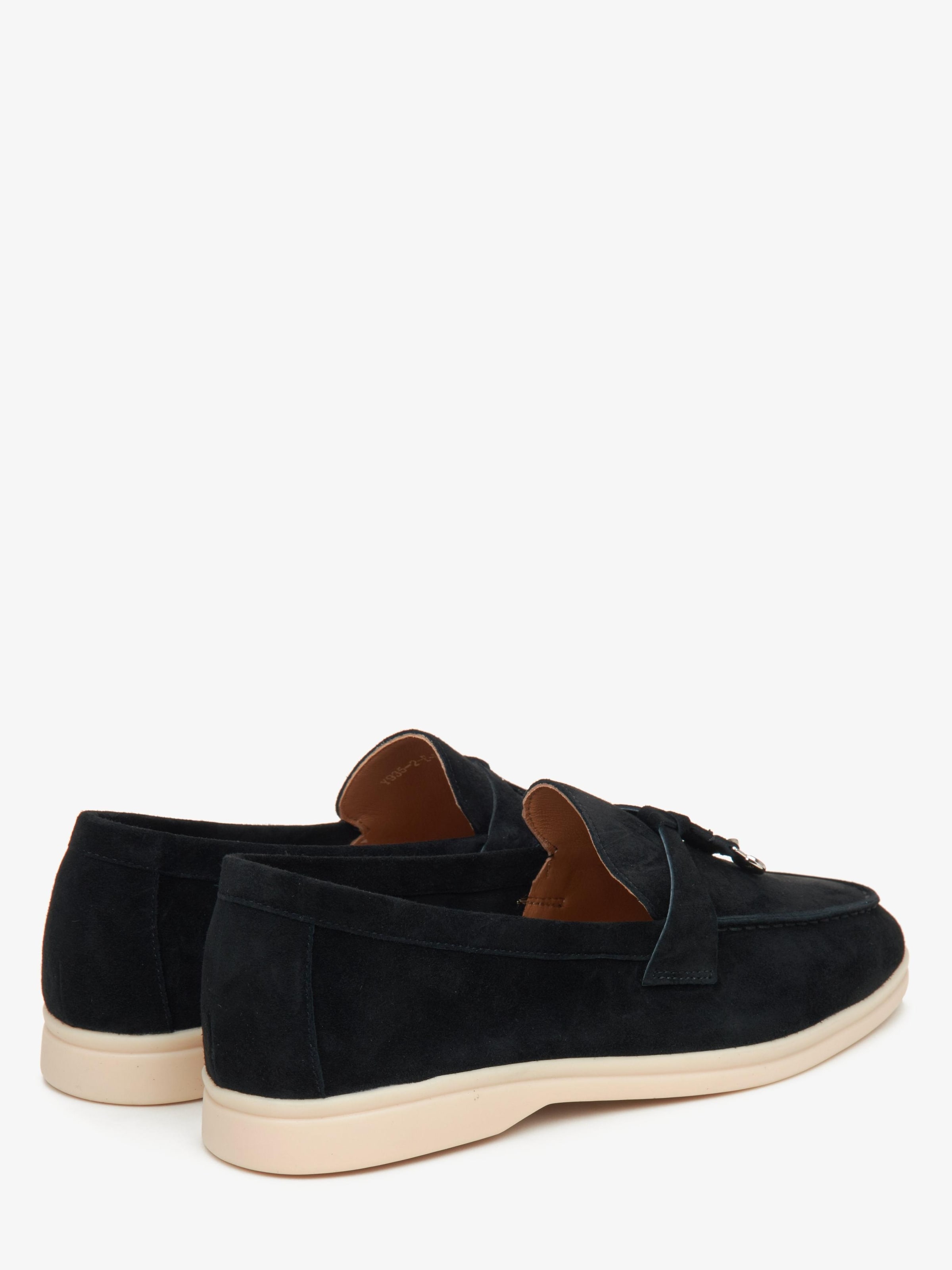 Estro Classic Flats in Black