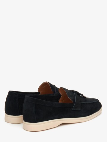 Estro Moccasin '935-2' in Black