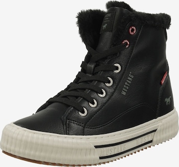 Sneaker alta di MUSTANG in nero: frontale