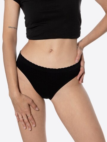 Slip Yenita en noir : devant